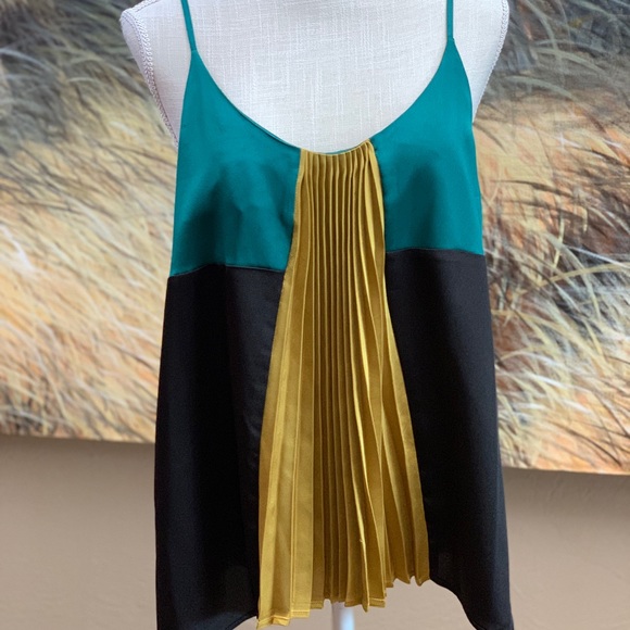 Beautiful cocktail top super silky soft SZ LG spaghetti straps, accordion front - Picture 3 of 10